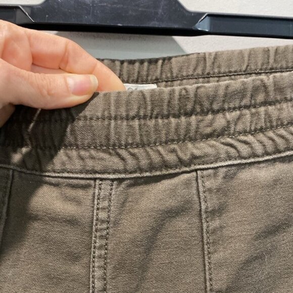 Aritzia TNA Green Relax fit Pant Size Small - Picture 9 of 13